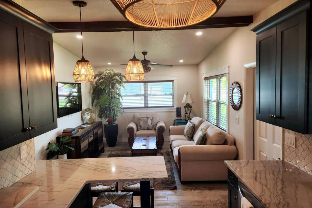 Bali Bungalow - Downtown Cocoa Beach Buitenkant foto
